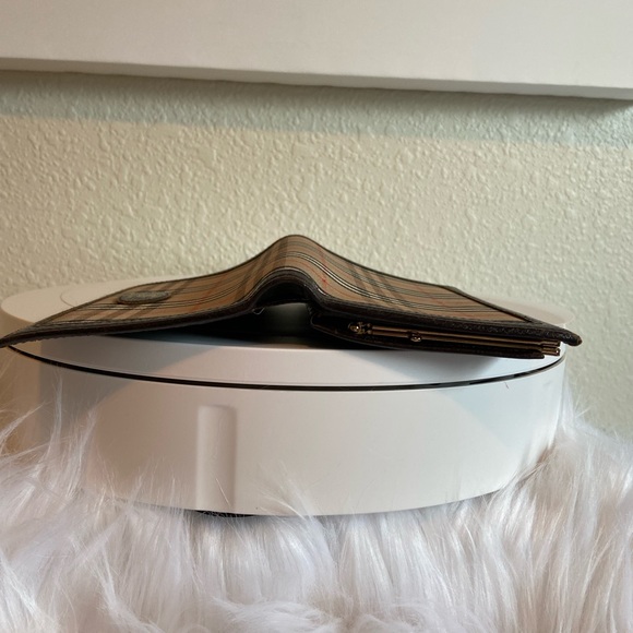 Burberrys GUC Classic Pre-1999 Vintage Haymarket Kiss Lock Wallet - Picture 9 of 15